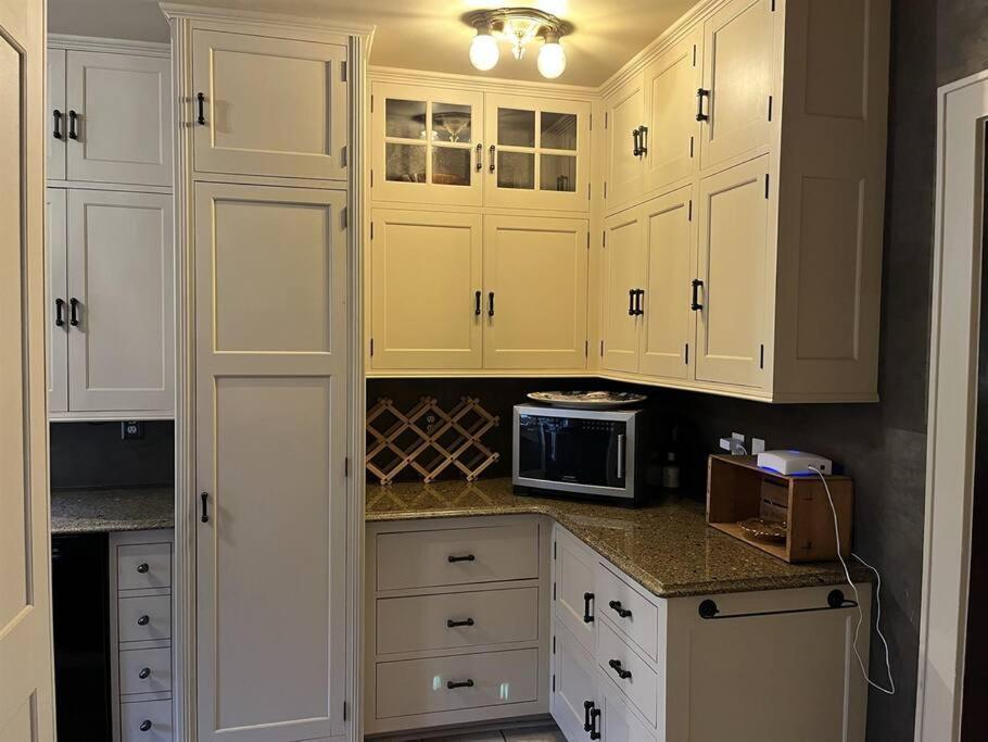 Historic Twin Tudors Inn Sioux Falls Extérieur photo