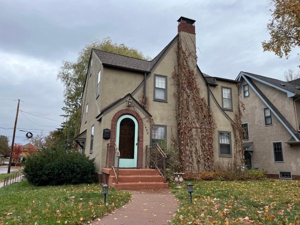 Historic Twin Tudors Inn Sioux Falls Extérieur photo